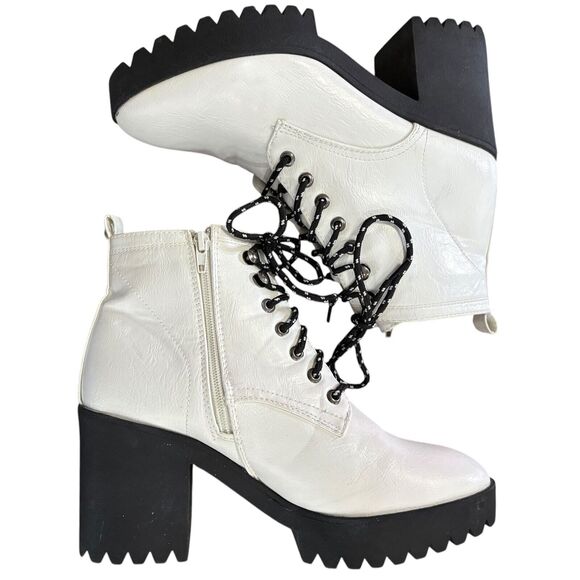 Seven 7 Size 10 Combat Boots Platform Lace Up Block Heel White Fairy Grunge - Picture 6 of 7